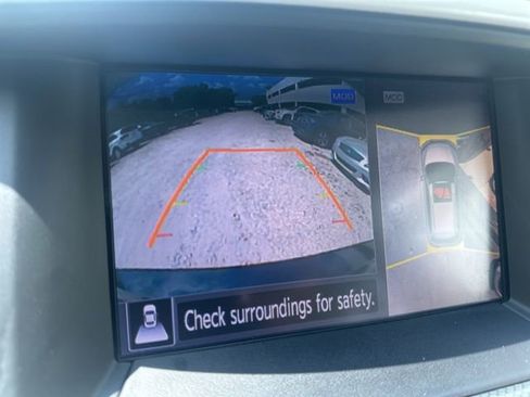 Used 2018 Nissan Pathfinder SL image 29