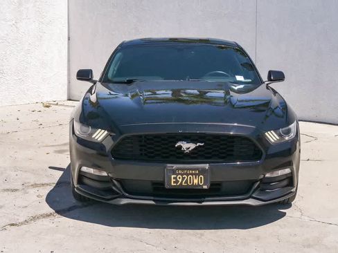 Used 2016 Ford Mustang Coupe RWD image 2