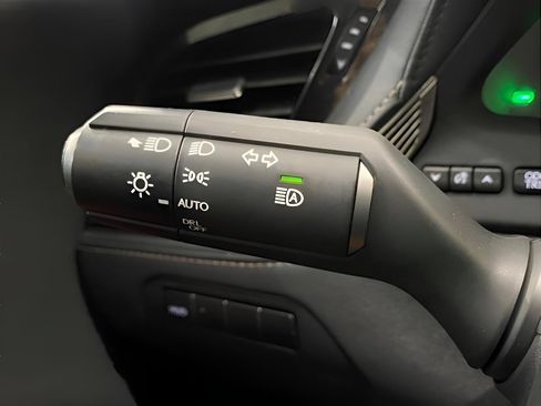 Used 2019 Lexus LS 500 F Sport w/ Accessory Package (Z1) AWD/4WD image 21