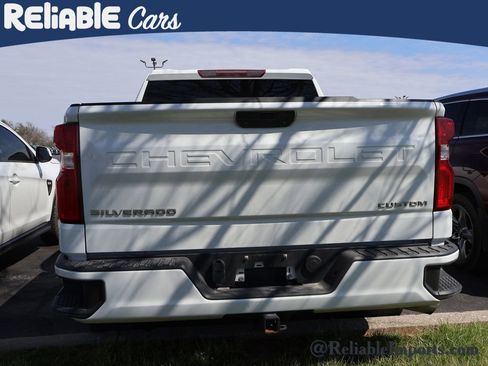 Used 2020 Chevrolet Silverado 1500 Custom w/ Custom Value Package image 18