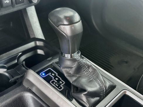 Used 2022 Toyota Tacoma Limited AWD/4WD image 25