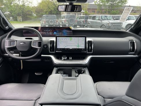 New 2026 Ford Expedition Max Platinum w/ Stealth Performance Package AWD/4WD image 23