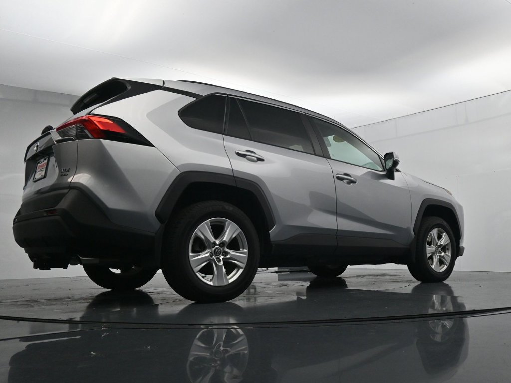 Used 2021 Toyota RAV4 XLE AWD/4WD image 41