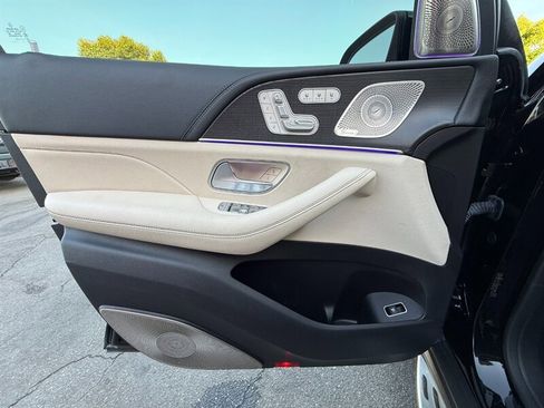 Used 2021 Mercedes-Benz GLS 580 4MATIC image 17