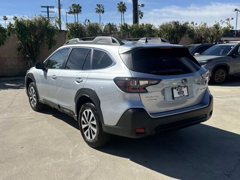 Certified 2025 Subaru Outback Premium image 6