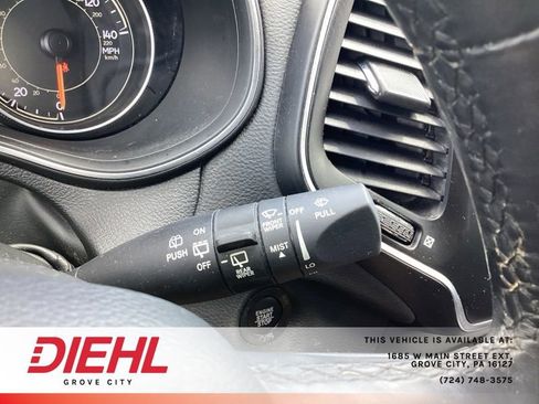 Used 2020 Jeep Cherokee Latitude Plus w/ Cold Weather Group AWD/4WD image 32