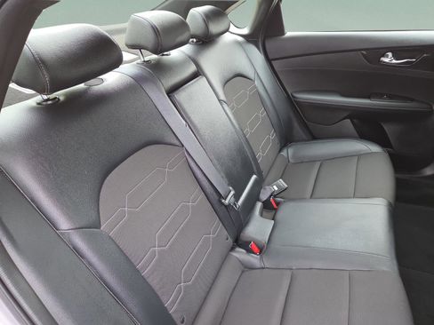 Used 2024 Kia Forte GT-Line image 32