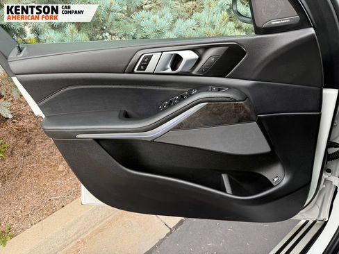 Used 2025 BMW X5 xDrive50e image 19