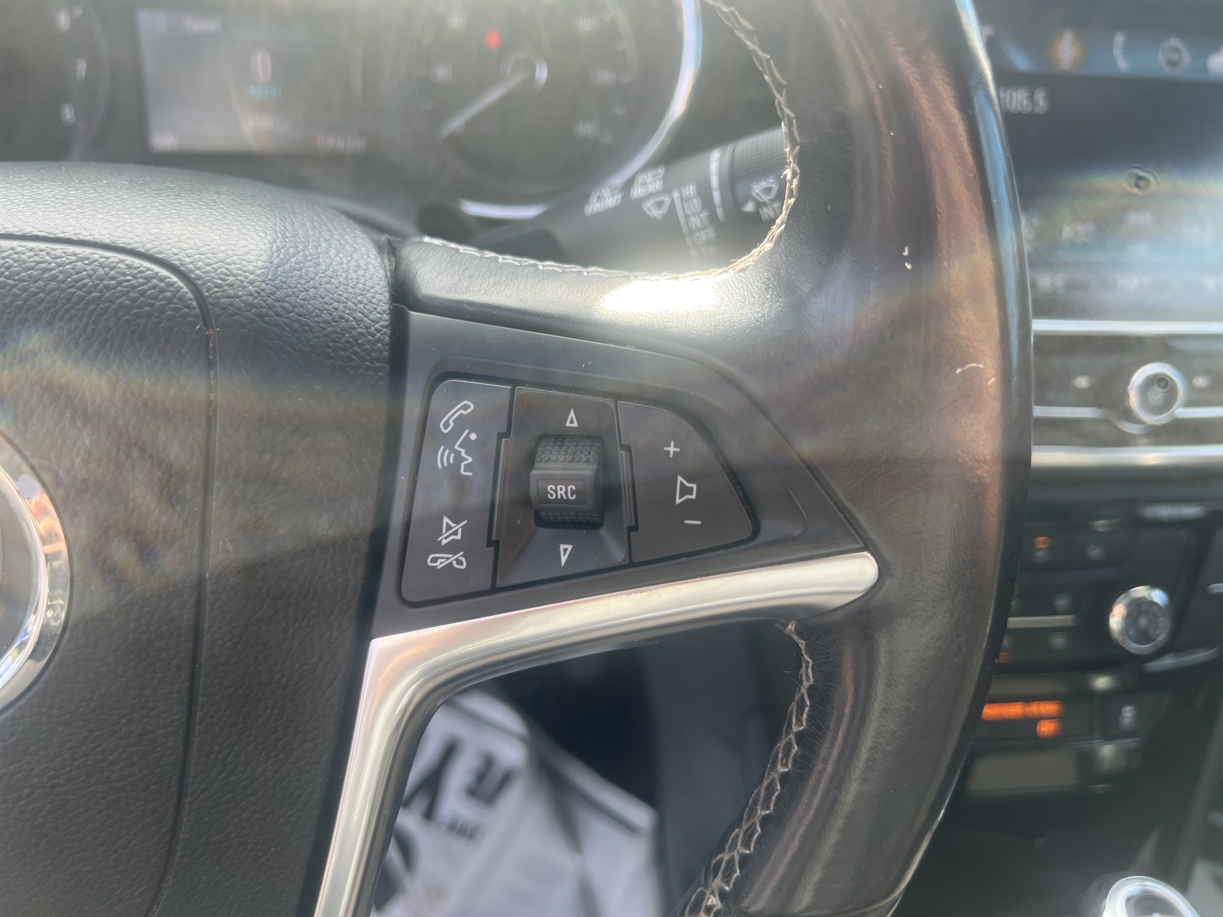 Used 2019 Buick Encore Sport Touring AWD/4WD image 19