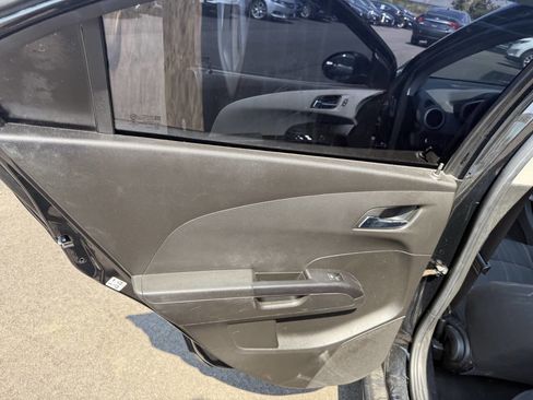 Used 2018 Chevrolet Sonic LT image 17