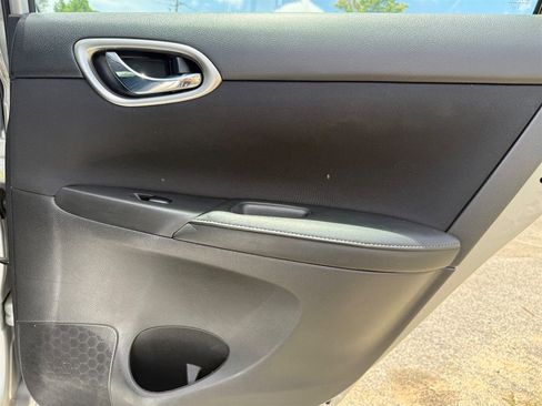 Used 2019 Nissan Sentra SV FWD image 30