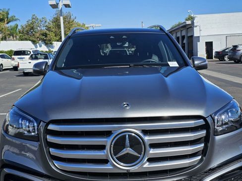 Used 2025 Mercedes-Benz GLS 450 4MATIC image 3