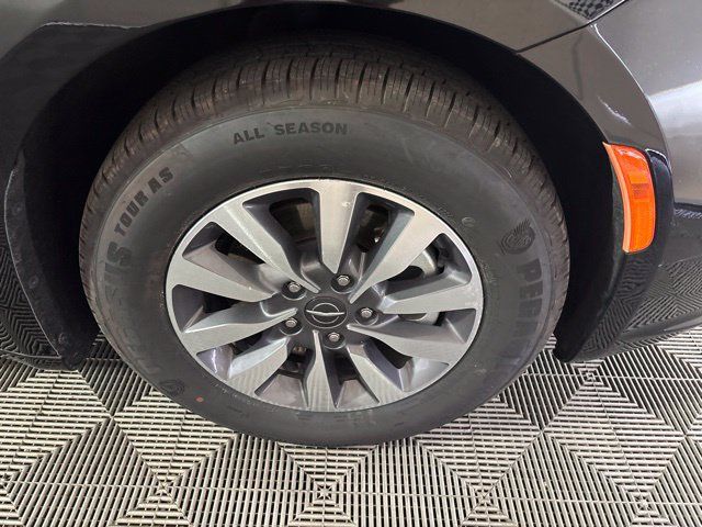 Used 2024 Chrysler Pacifica Limited FWD image 49