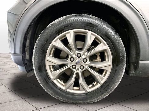 Used 2020 Ford Explorer XLT w/ Equipment Group 202A AWD/4WD image 8