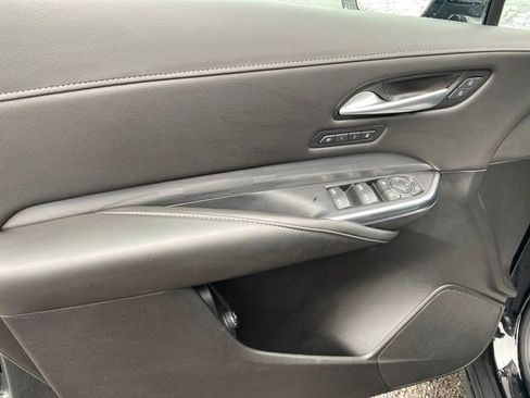 Certified 2025 Cadillac XT4 Premium Luxury AWD/4WD image 14