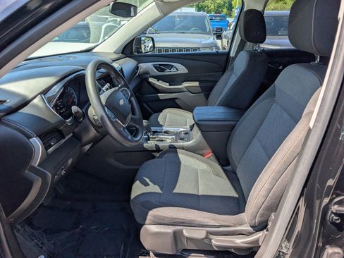 Used 2018 Chevrolet Traverse LS FWD image 17
