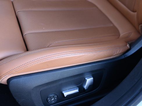 Used 2022 BMW 330e w/ M Sport Package image 28