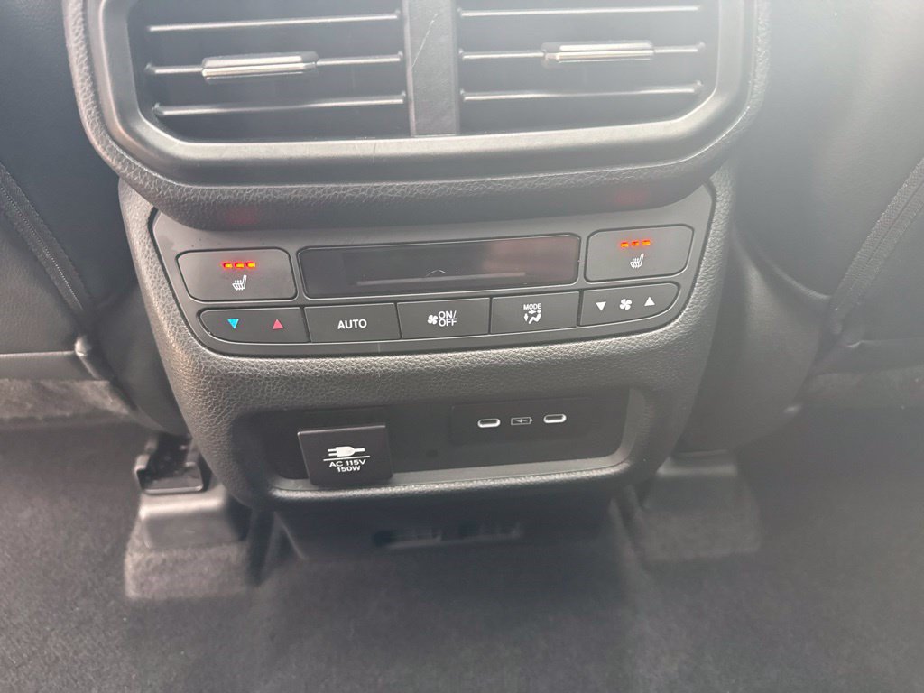 Used 2024 Honda Pilot Elite image 11