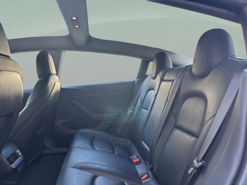 Used 2021 Tesla Model 3 Standard Range Plus image 26