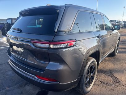 New 2026 Jeep Grand Cherokee Altitude