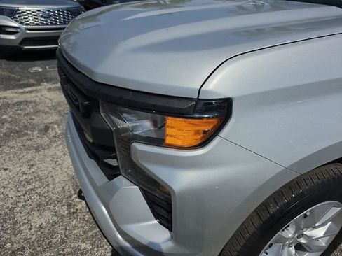 Used 2022 Chevrolet Silverado 1500 Custom image 9