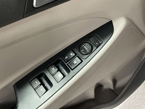 Used 2016 Hyundai Tucson SE w/ Option Group 02 image 16