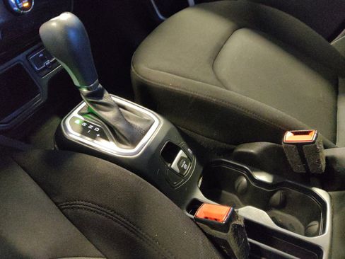 Used 2020 Jeep Renegade Sport w/ Sport Appearance Group image 26