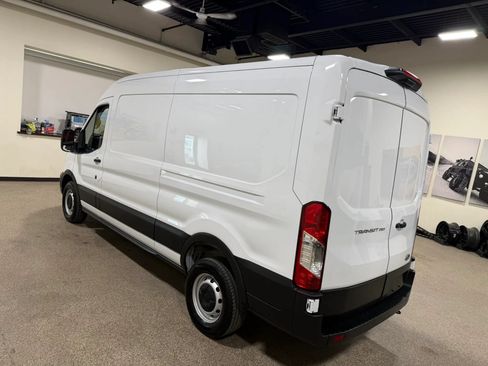 Used 2025 Ford Transit 250 148 Medium Roof RWD image 17