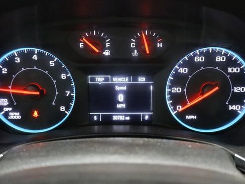 Used 2020 Chevrolet Equinox LS image 22