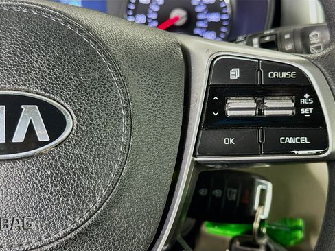 Used 2019 Kia Sorento LX image 18