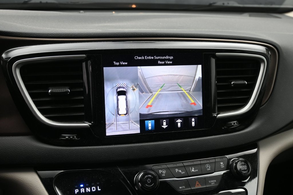Used 2019 Chrysler Pacifica Touring-L w/ Advanced Safetytec Group FWD image 15
