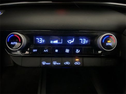 Used 2023 Hyundai Elantra SEL w/ Cargo Package image 18