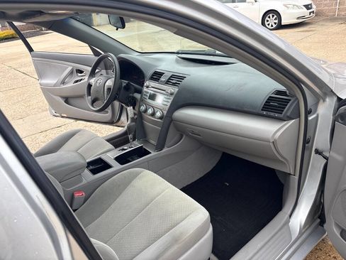 Used 2007 Toyota Camry LE image 10