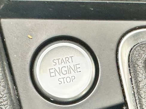 Used 2022 Volkswagen Jetta SEL image 13