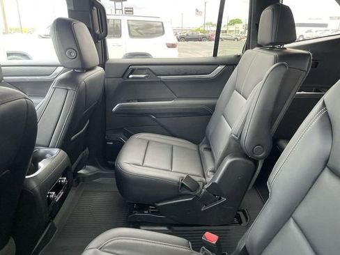 Used 2026 GMC Acadia Elevation w/ Black Edition FWD image 5
