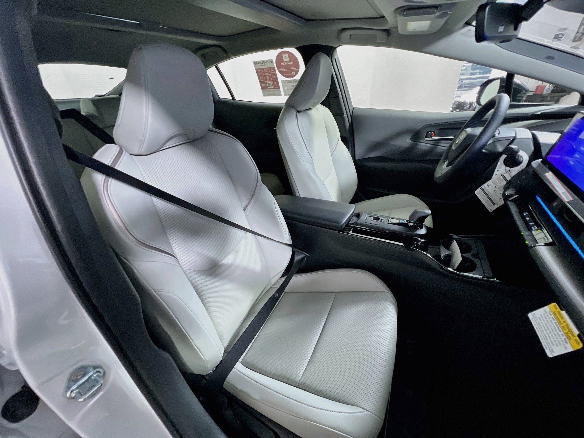 New 2027 Toyota Prius XLE FWD image 30