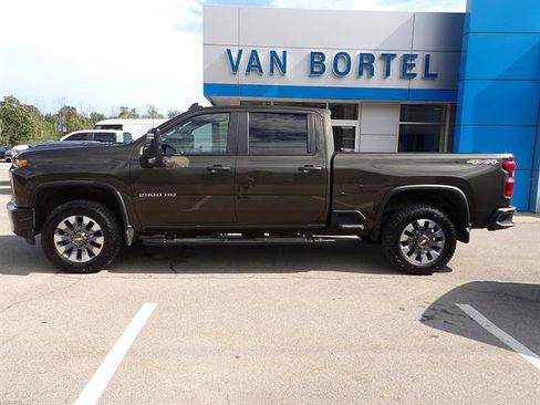 Certified 2022 Chevrolet Silverado 2500 Custom w/ Custom Value Package AWD/4WD image 2