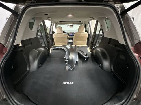 Used 2013 Toyota RAV4 Limited AWD/4WD image 19