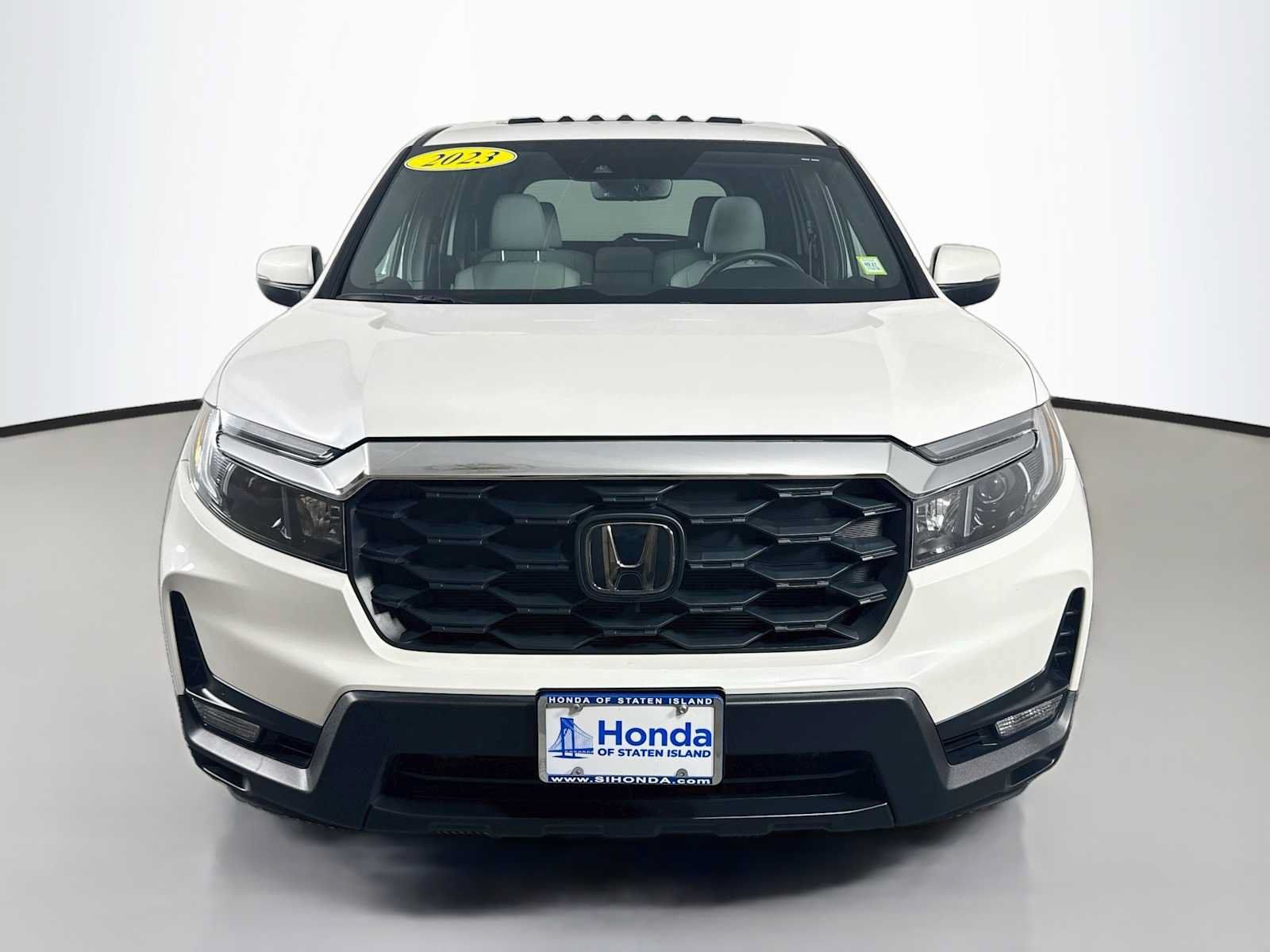 Used 2023 Honda Passport EX-L image 2