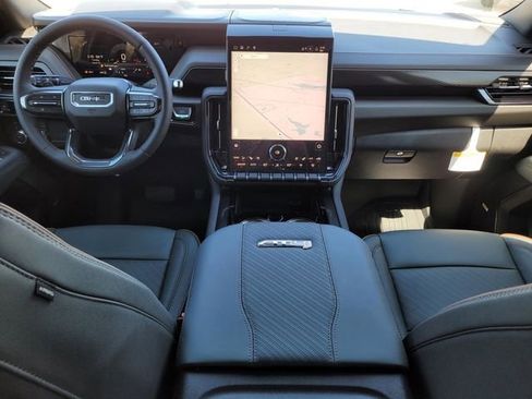 New 2026 GMC Yukon XL AT4 AWD/4WD image 11