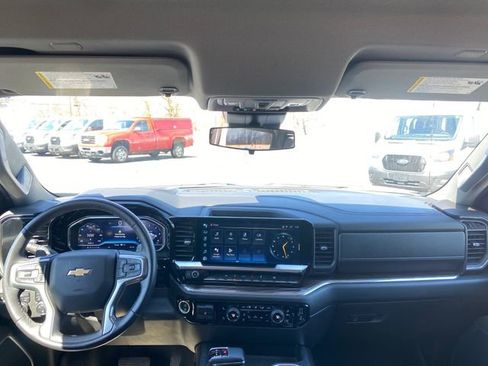 Used 2023 Chevrolet Silverado 1500 LT w/ Leather Package image 18