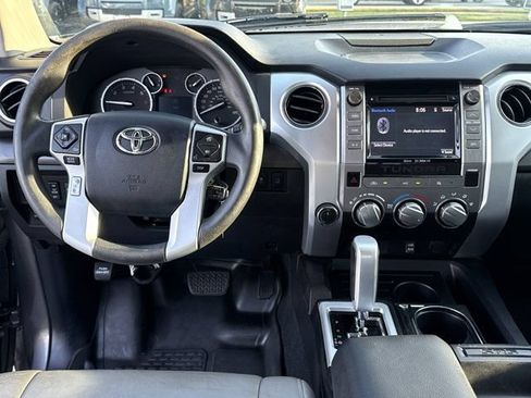 Used 2015 Toyota Tundra SR5 w/ SR5 Upgrade Package AWD/4WD image 13