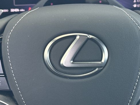 Used 2023 Lexus LS 500h AWD w/ Luxury Package image 35
