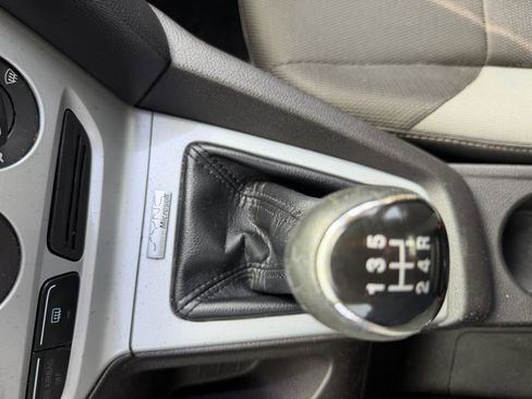 Used 2014 Ford Focus SE FWD image 50