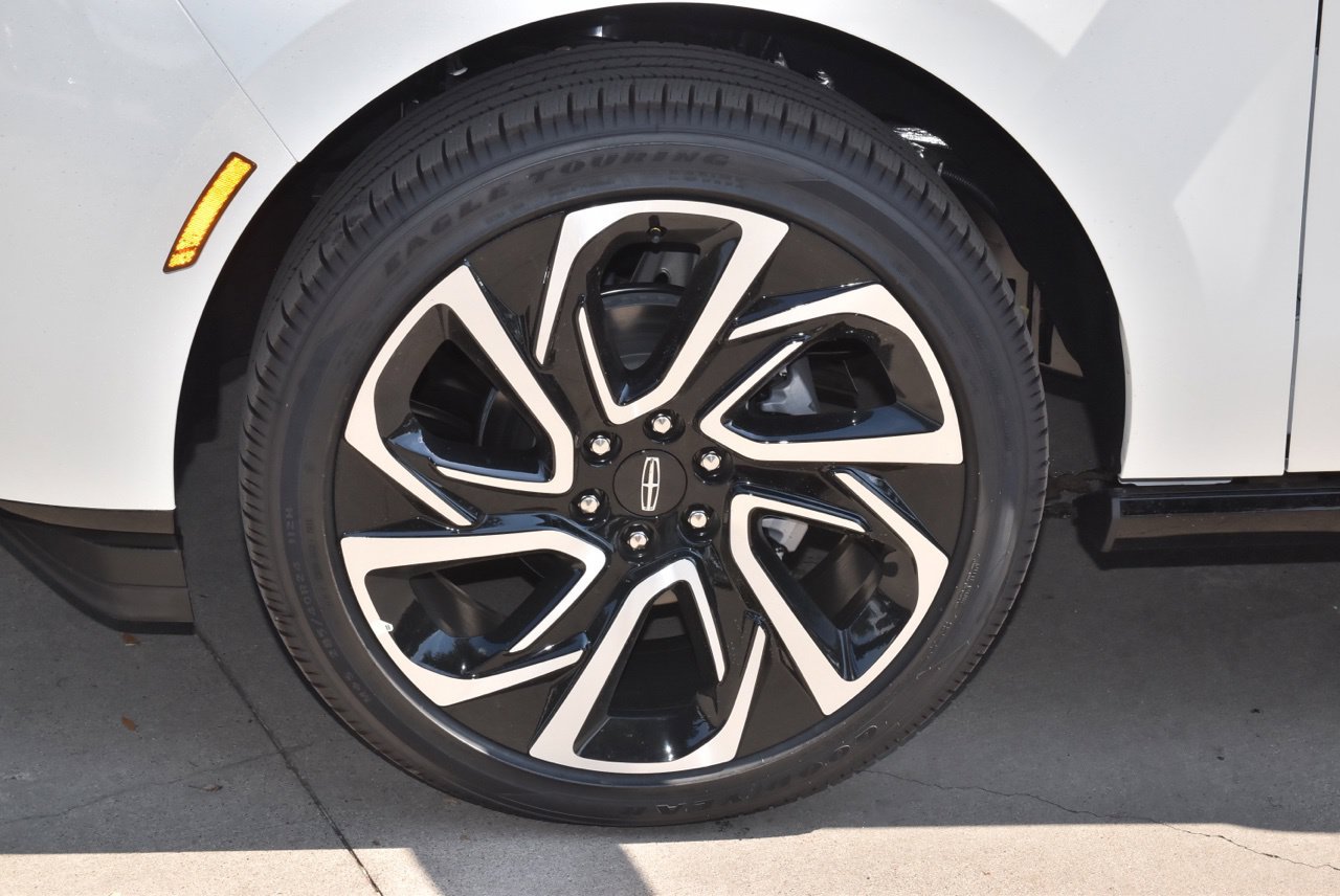 New 2027 Lincoln Navigator Reserve AWD/4WD image 42