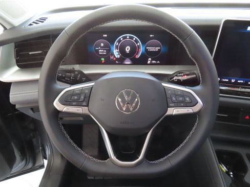 New 2026 Volkswagen Tiguan SE AWD/4WD image 14