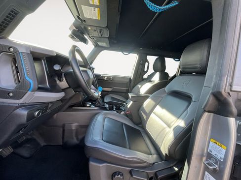Used 2022 Ford Bronco Black Diamond image 9