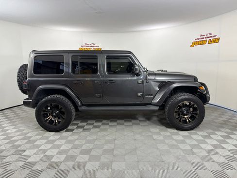 Used 2021 Jeep Wrangler Unlimited Sahara image 7