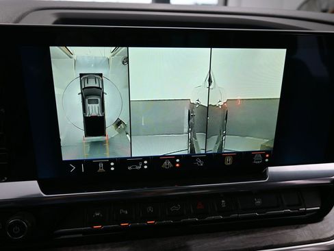 Used 2024 Chevrolet Silverado 1500 LTZ w/ LTZ Premium Package image 23