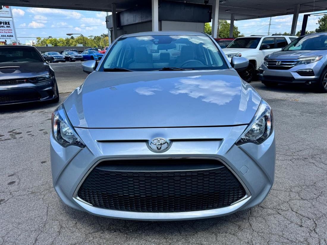 Used 2019 Toyota Yaris L FWD image 2